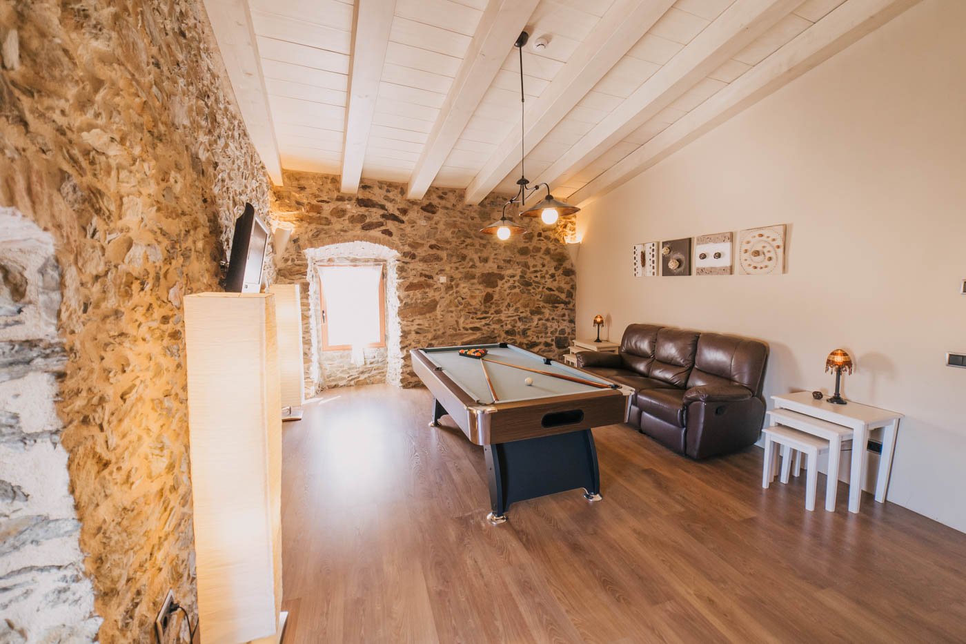 Sala de juegos (con billar)